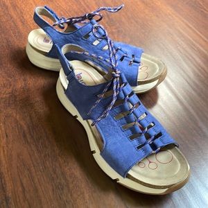 Bionica Ormond Blue lace sandals 9.5